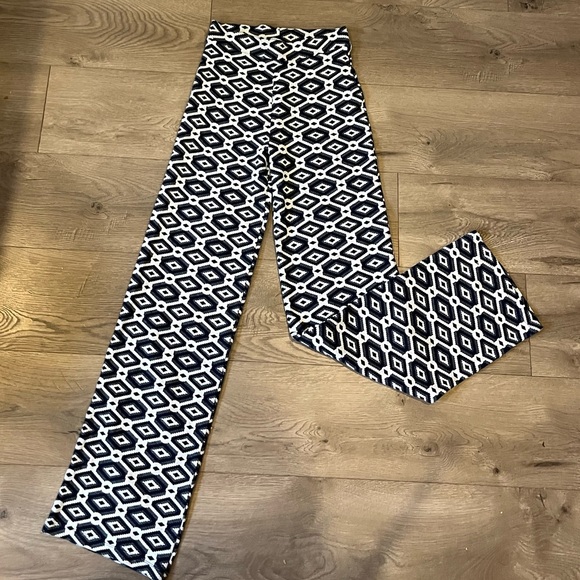 Zara Stretchy Flare Pants - Picture 11 of 13